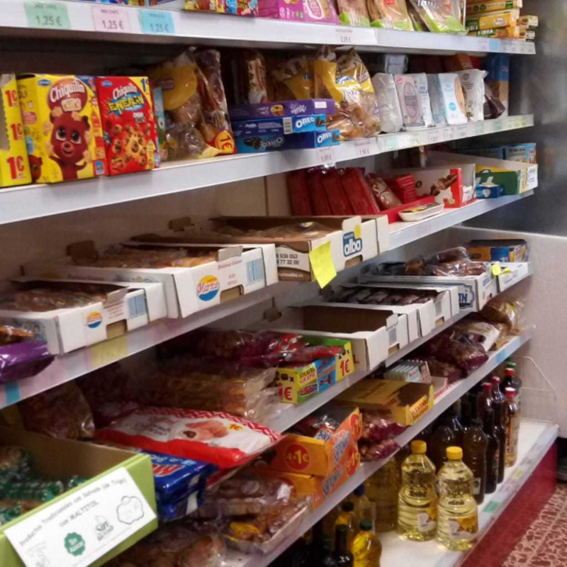 Se trata de un supermercado donde puedes encontrar de todo en materia de alimentación, limpieza, cuidado personal, etc. Especializados en droguería y perfumería y productos sin lactosa y sin azúcar.